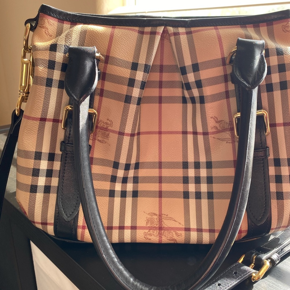 Burberry bag originall please no low offers